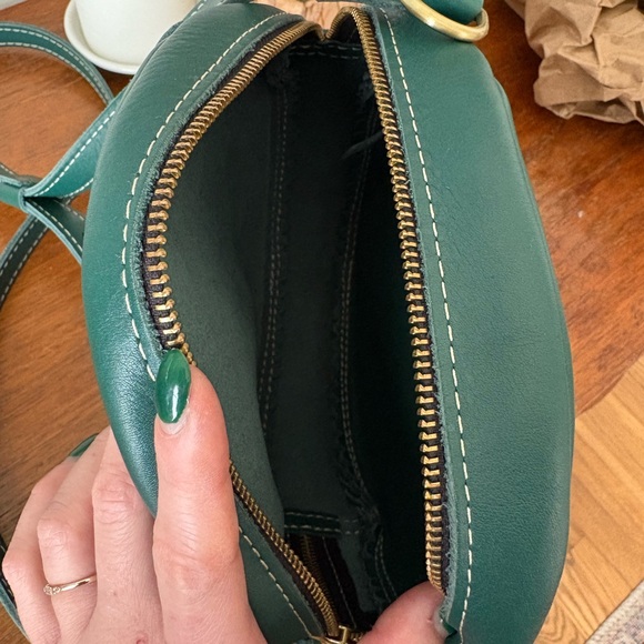 Portland Leather Circle Crossbody Large Peacock - Picture 4 of 5